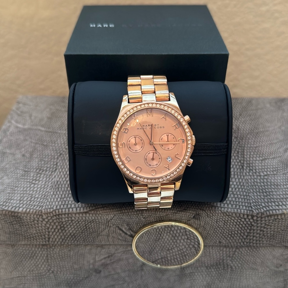 MARC JACOBS ROSE GOLD WATCH